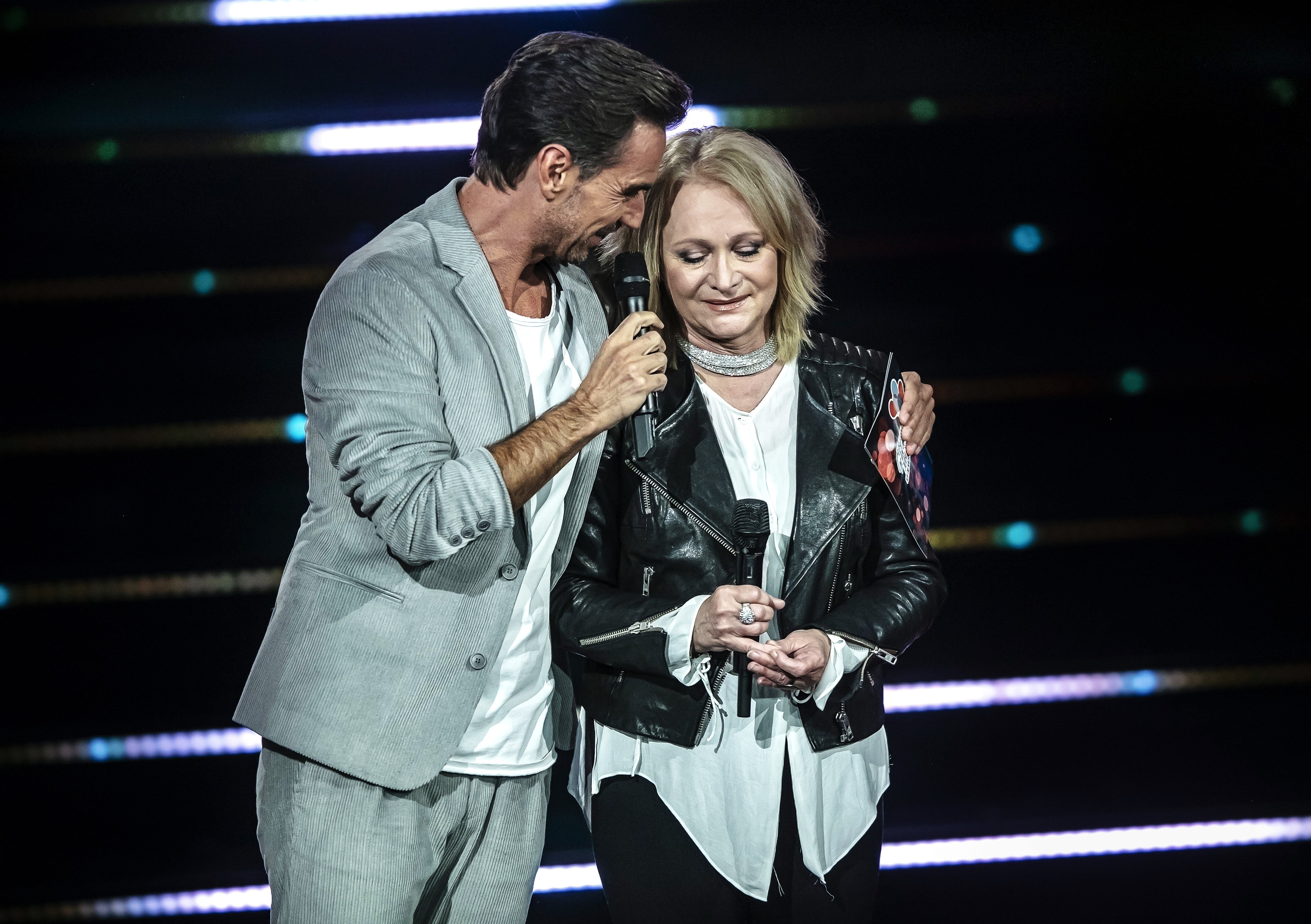 Live bei Florian Silbereisen - Schlagersängerin Nicole bricht in Tränen aus!