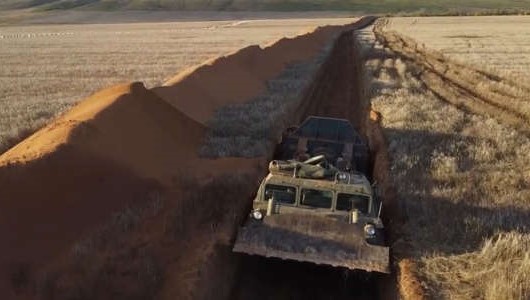 Russen graben sich ein! Angst vor ukrainischer Offensive wächst - Putins Truppen in der Defensive!