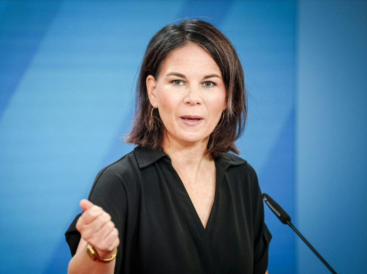 Eilmeldung! Baerbock will deutsche Soldaten nach Gaza schicken - Militärexperten sind besorgt