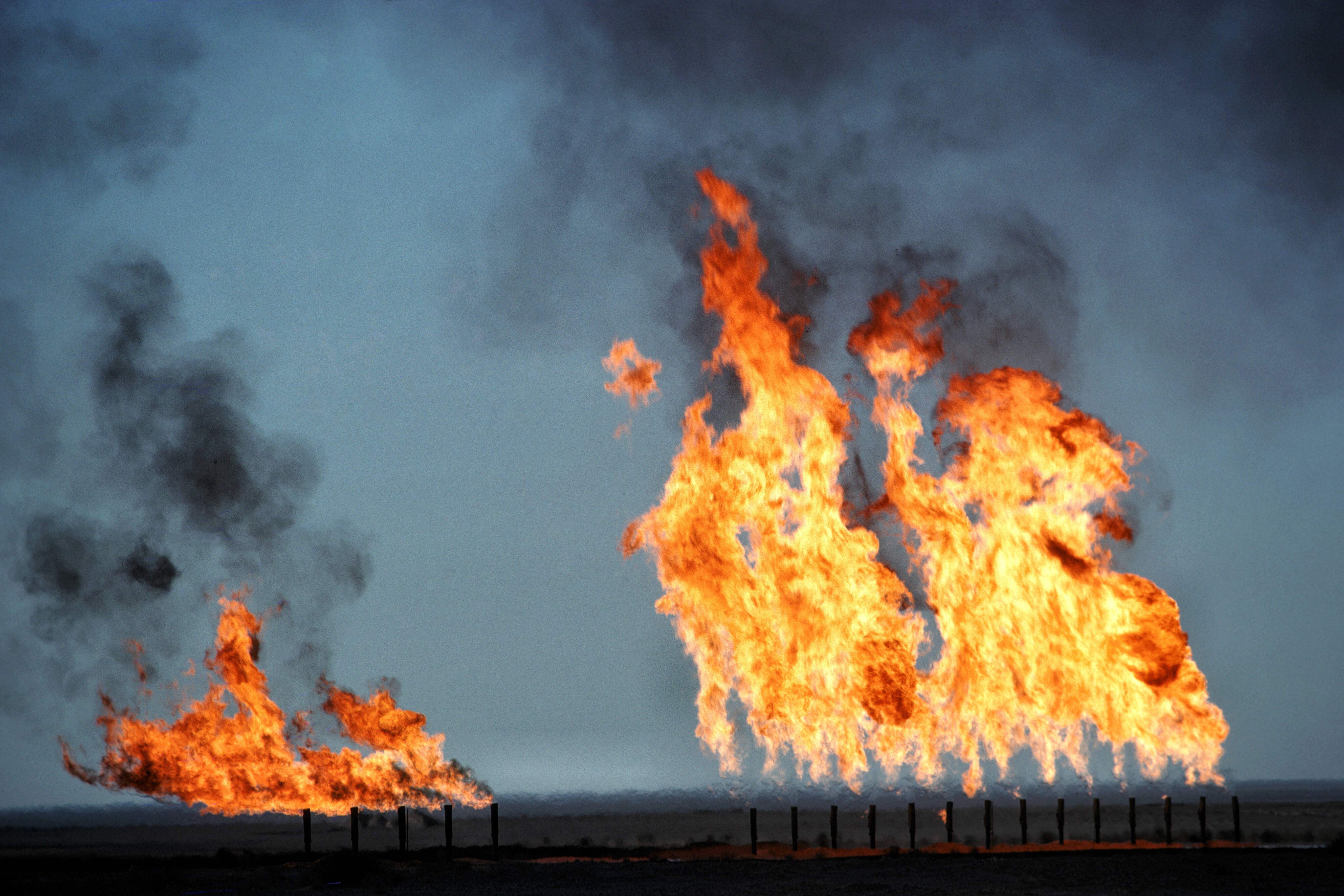 Explosion in einem Chemiepark - Rauchwolke kilometerweit zu sehen!