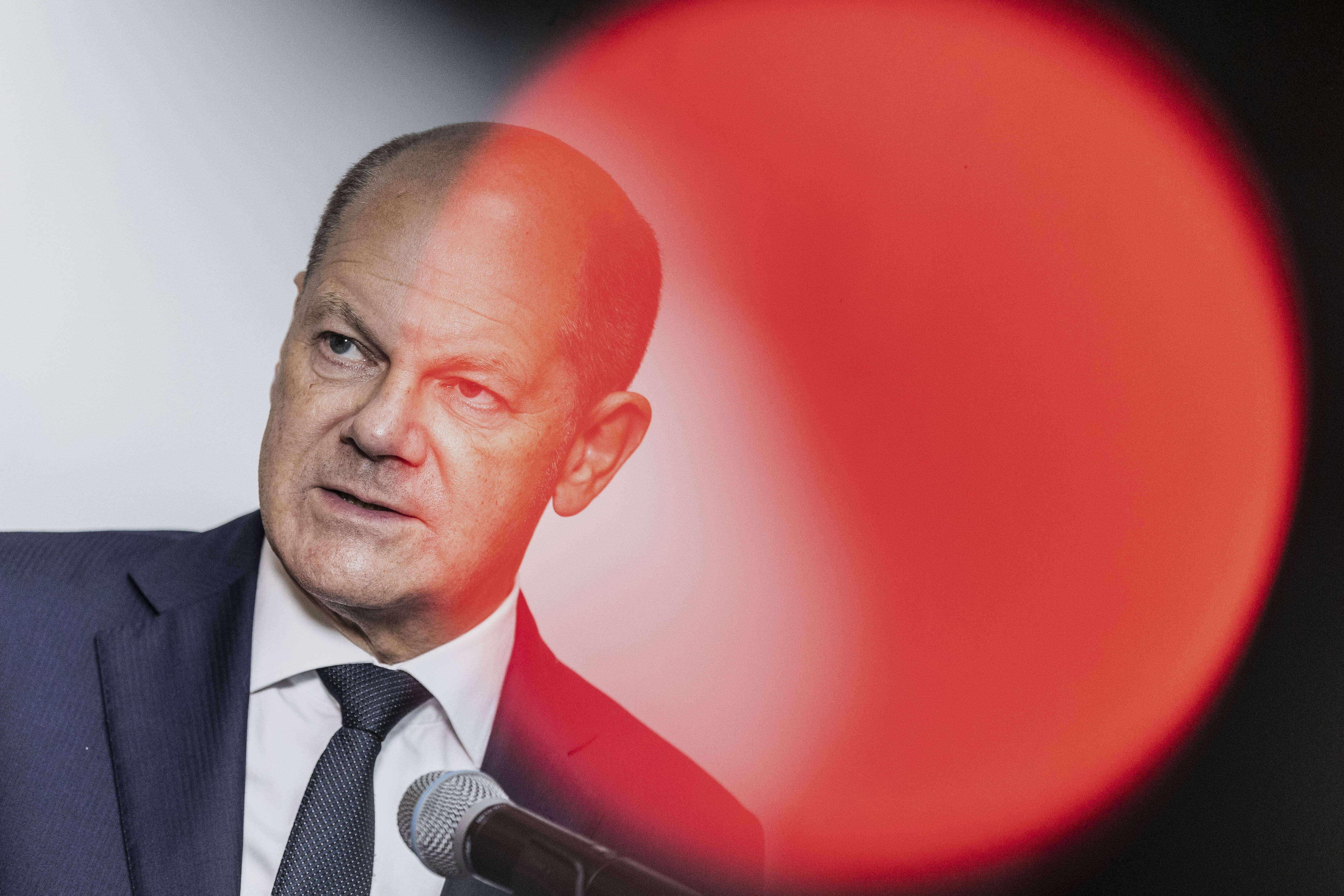 Heftige Kritik aus dem Ausland! "Kanzler wach auf" - Deutschland und seine Politik sorgen führ Unruhe