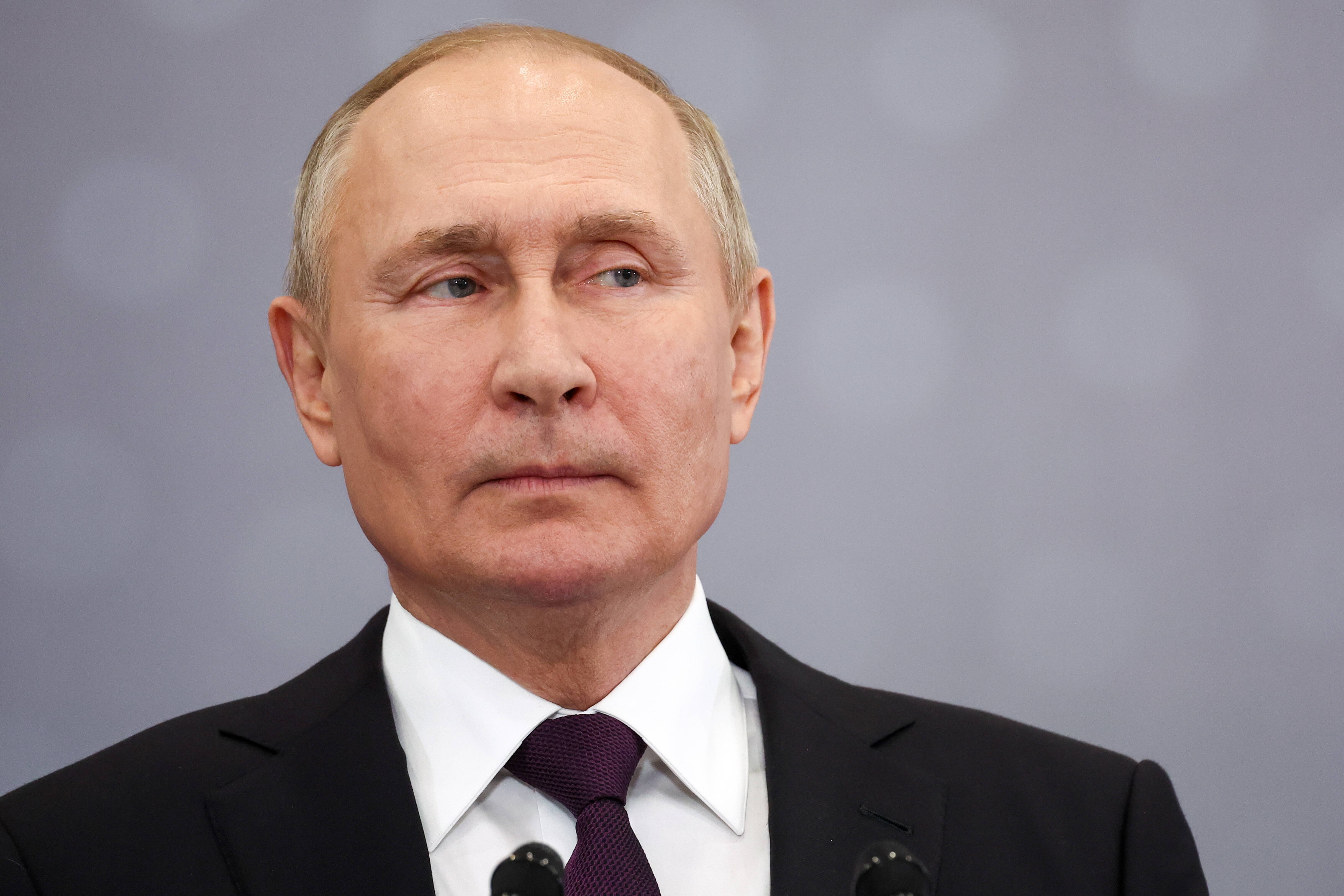 Aufstand gegen Putin! Russische Oligarchen geben ihren russischen Pass ab - wie lange kann Putin sich noch halten?