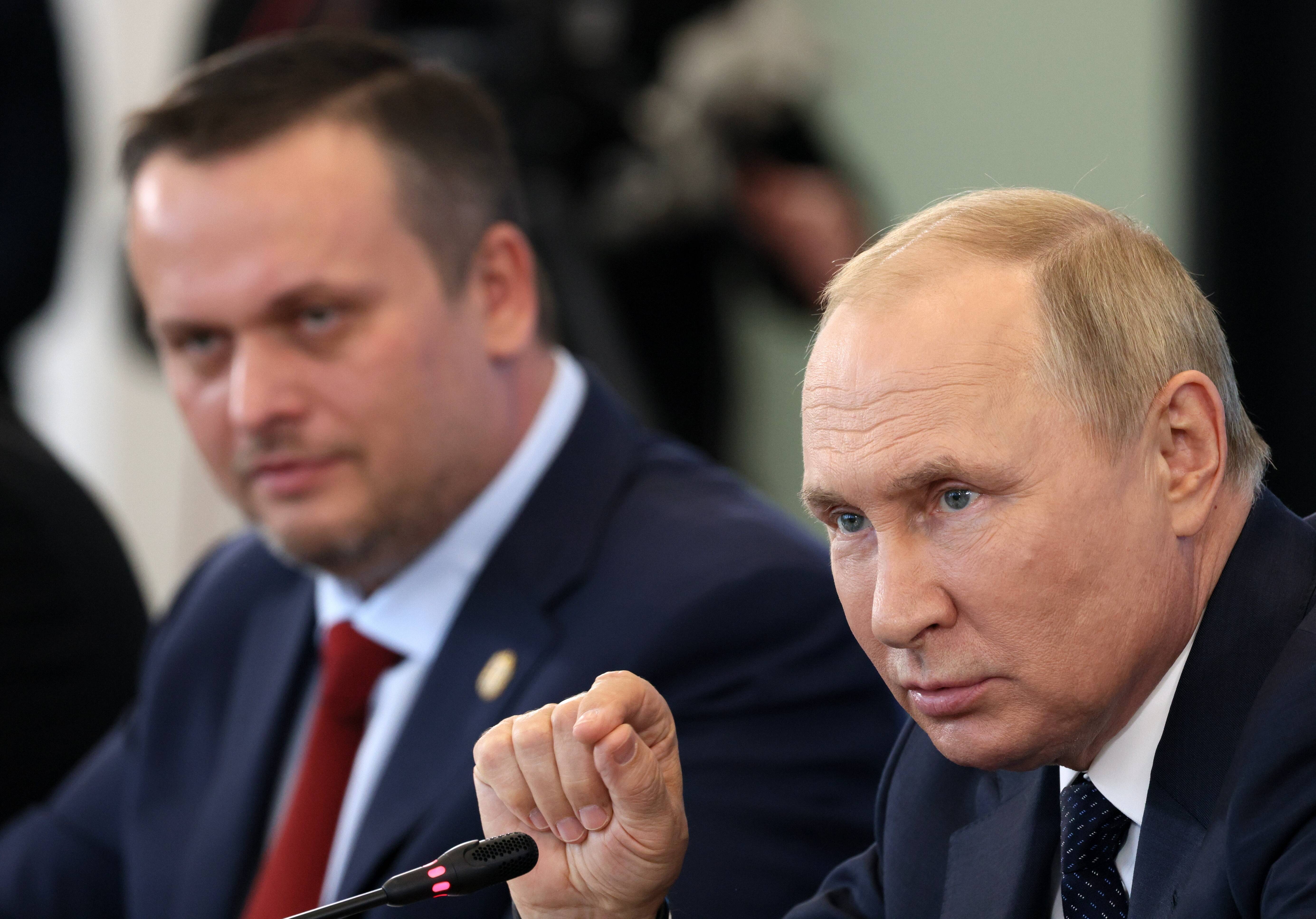 Wladimir Putin kocht vor Wut! Versager-General fährt erstmal 3 Wochen in den Urlaub - nach schlimmer Niederlage!