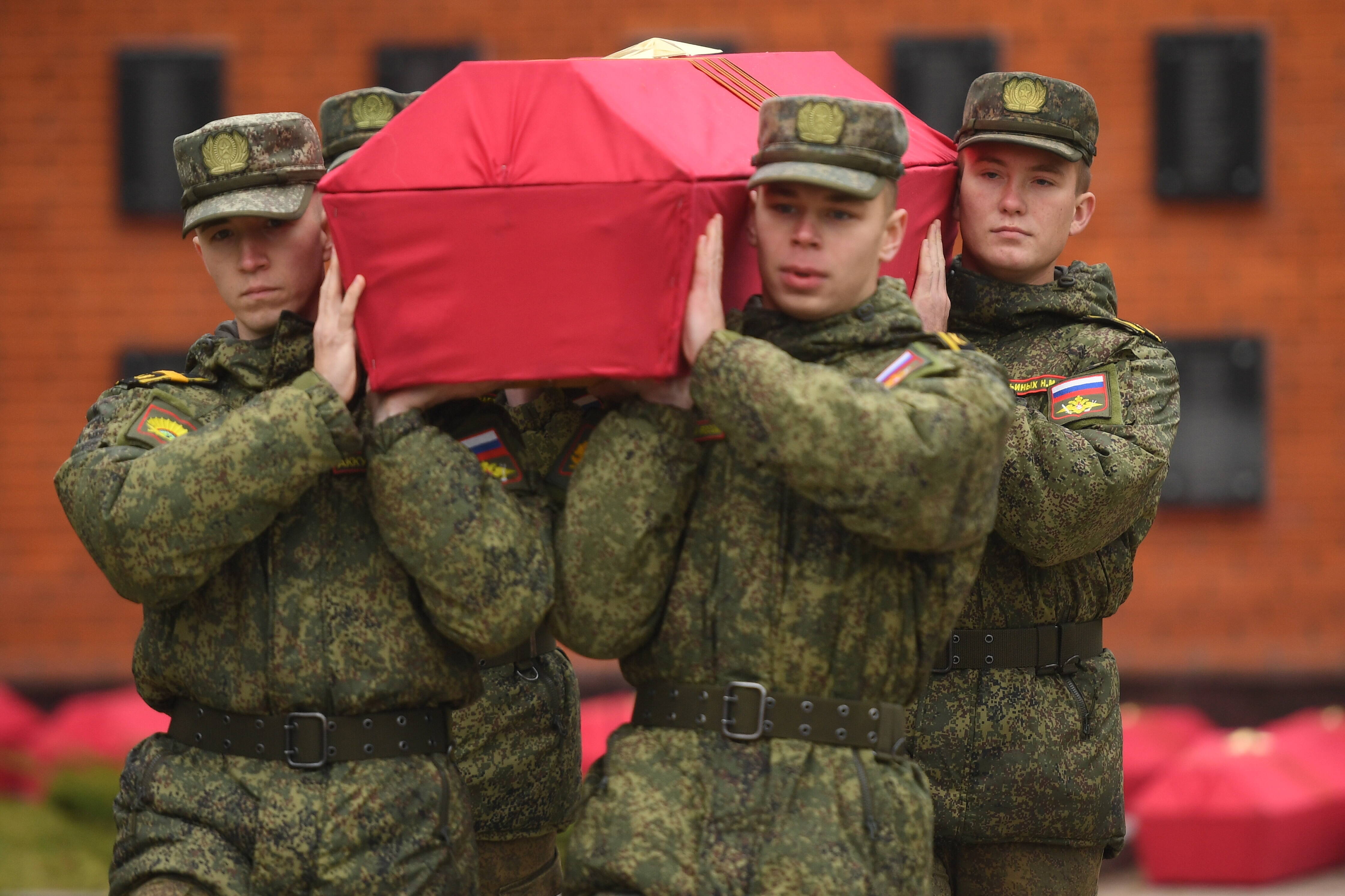 Russische Soldaten töten eigene Truppen! Schlechte Ausbildung führt zu schrecklichen Verlusten!