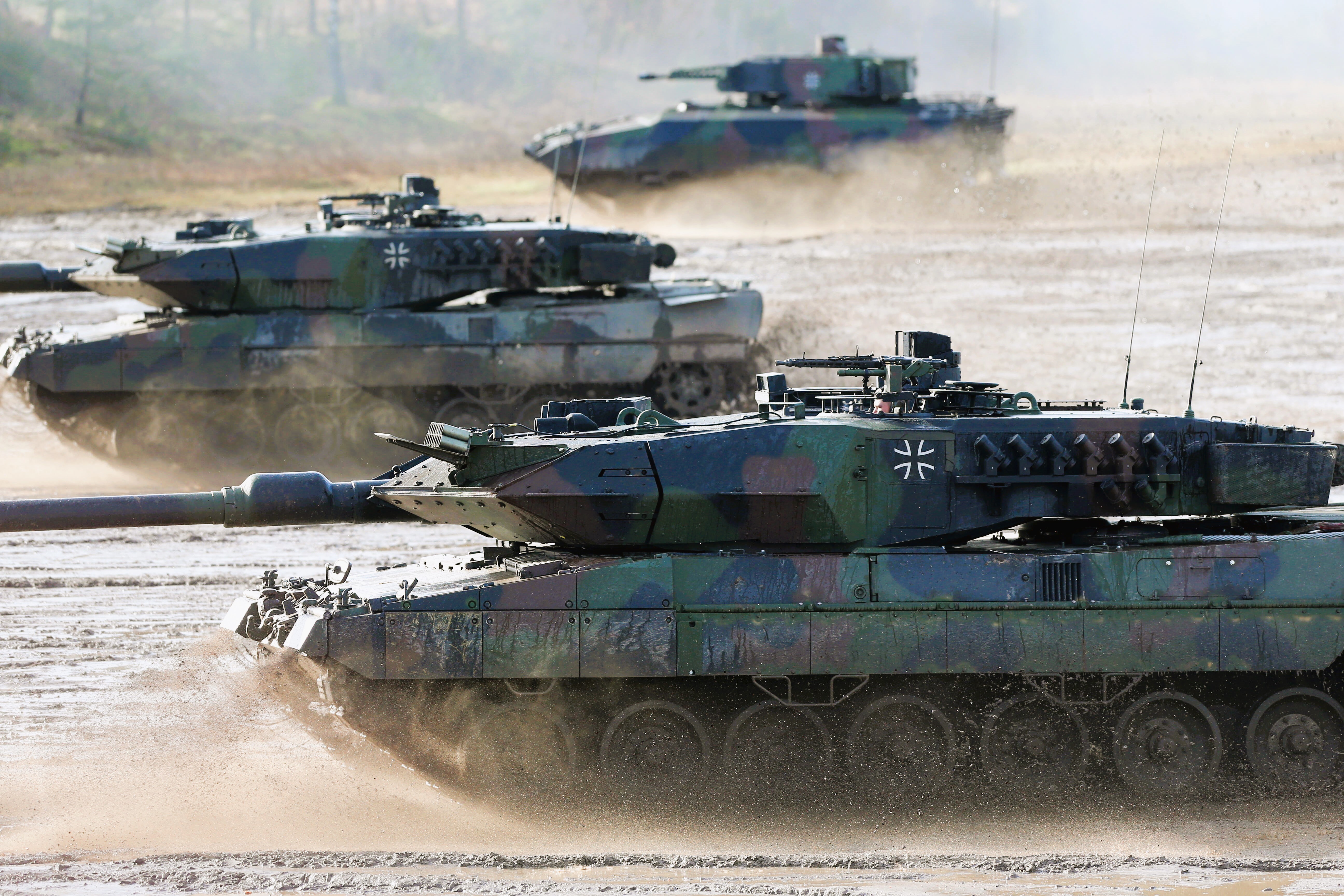 Video von deutschen Panzern in der Ukraine aufgetaucht! Verteidigungsminister Resnikow lobt Qualität der schweren Waffen