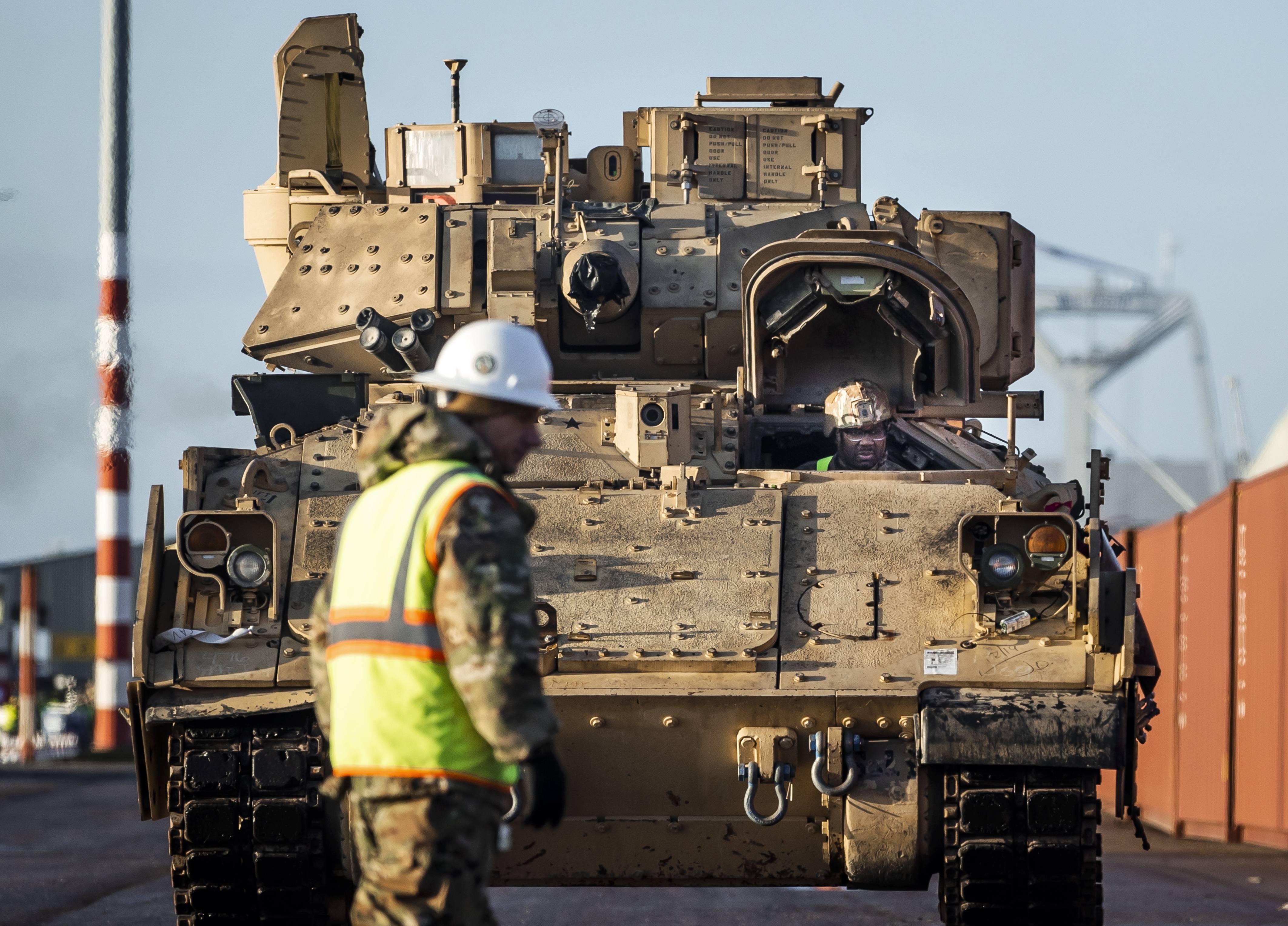 Jetzt schickt die USA Kampfpanzer nach Deutschland! Abrams-Panzer auf dem Weg nach Bayern!