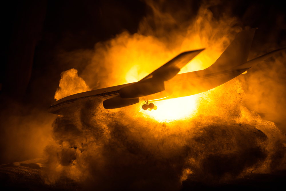 Notlandung! Schwerer Zwischenfall bei Urlaubs-Flug - Flugzeug sackt plötzlich ab, 3 schwer Verletzte!