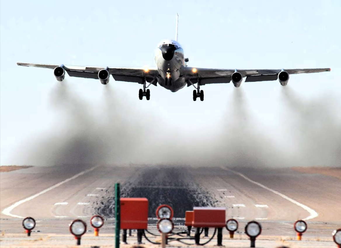 Notlandung! Boing 777 beim Landeanflug von heftigen Windböen erfasst und fast umgeworfen!